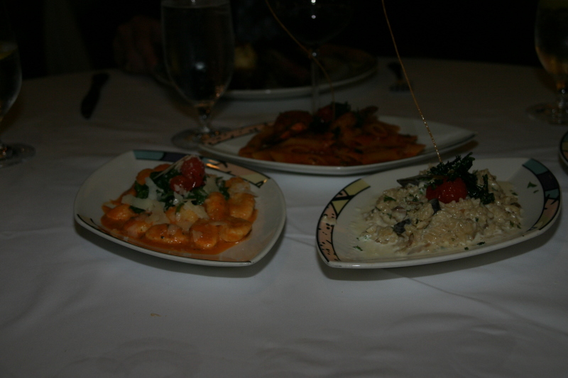 2007/09(September)/2007-Disney-Cruise/Day4-Grand-Cayman/800x600_2007-09-25-Disney-Magic-Cruise-73-Palos-dining.JPG