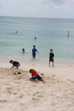 2007-09-25-Disney-Magic-Cruise-56-Grand-Cayman-7mi-beach-Case-Matt-Suzi-Chance-Jack-Dax.JPG