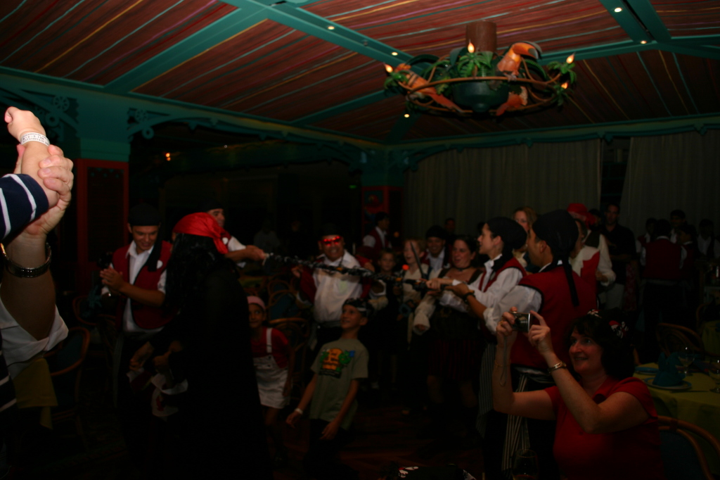 2007/09(September)/2007-Disney-Cruise/Day5/1024x768_2007-09-26-Disney-Magic-Cruise-10-Chance-limbo.JPG