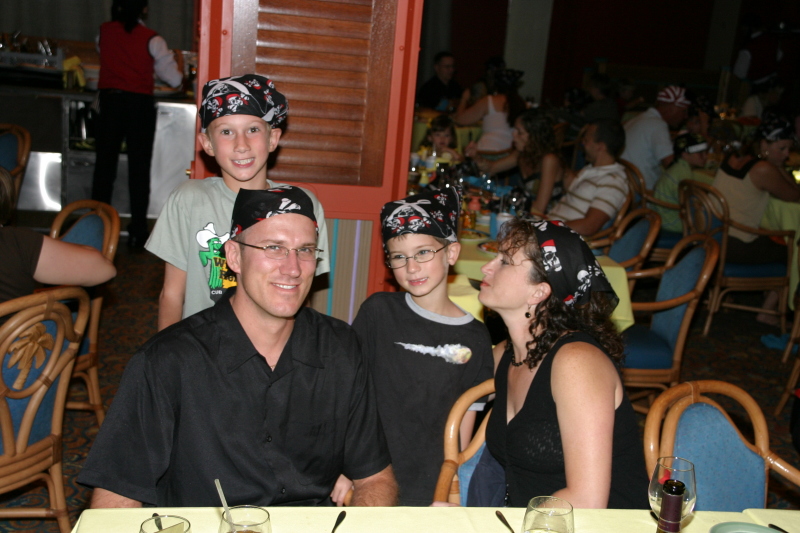 2007/09(September)/2007-Disney-Cruise/Day5/800x600_2007-09-26-Disney-Magic-Cruise-06-Chance-Travis-Dax-Suzi.JPG