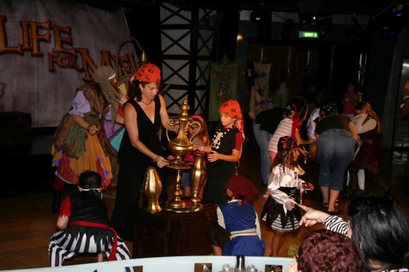2007-09-26-Disney-Magic-Cruise-14-gameshow-Pirates-life-for-me-Suzi.JPG