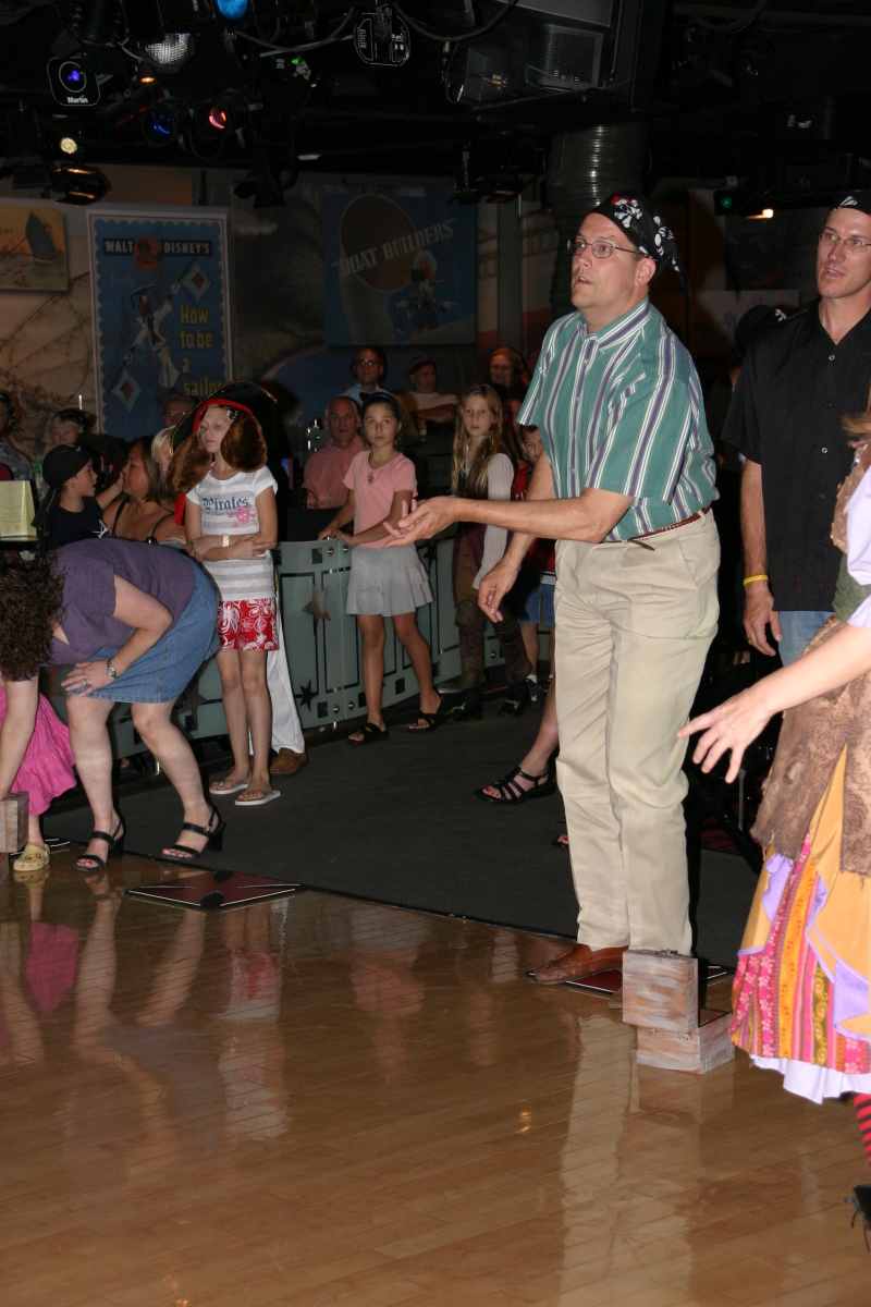 2007/09(September)/2007-Disney-Cruise/Day5/800x600_2007-09-26-Disney-Magic-Cruise-22-gameshow-Pirates-life-for-me-Matt-Travis.JPG