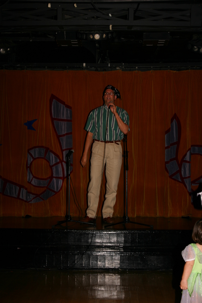 2007-09-26-Disney-Magic-Cruise-26-Matt-Karoke-Supercalifragilisticexpealadocious.JPG