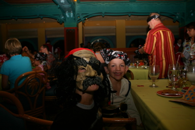 2007-09-26-Disney-Magic-Cruise-11-pirate-Dax-Jack.JPG