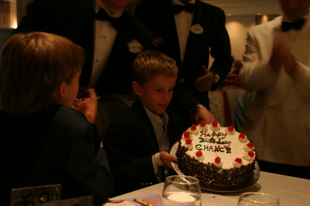 2007/09(September)/2007-Disney-Cruise/Day6/1024x768_2007-09-27-Disney-Magic-Cruise-20-Jack-Chance-bday-cake.JPG
