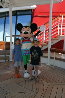 2007-09-27-Disney-Magic-Cruise-05-Mickey-Jack-Case-GOOD.JPG