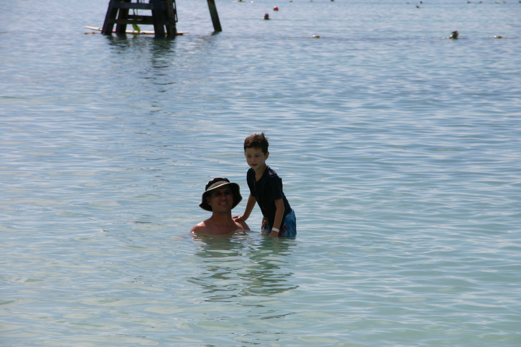2007/09(September)/2007-Disney-Cruise/Day7-Castaway-Cay/1024x768_2007-09-28-Disney-Magic-Cruise-18-Castaway-Cay-Travis-Dax.JPG