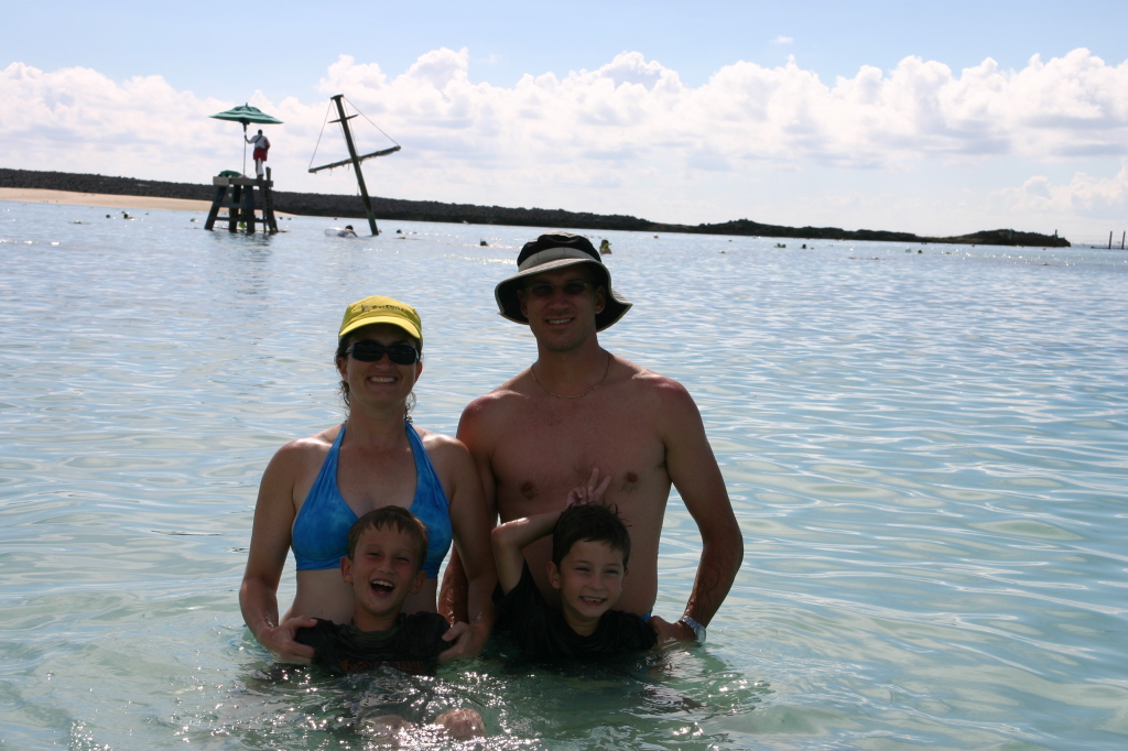 2007/09(September)/2007-Disney-Cruise/Day7-Castaway-Cay/1024x768_2007-09-28-Disney-Magic-Cruise-22-Castaway-Cay-Suzi-Travis-Chance-Dax.JPG