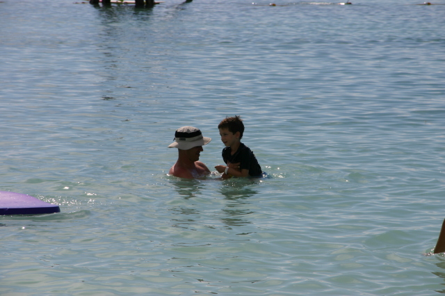 2007-09-28-Disney-Magic-Cruise-16-Castaway-Cay-Travis-Dax.JPG