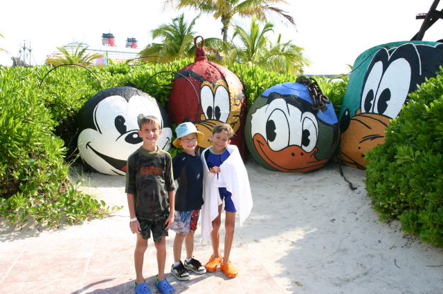 2007-09-28-Disney-Magic-Cruise-26-Castaway-Cay-Chance-Dax-Jack.JPG