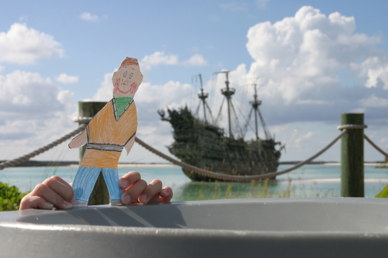2007/09(September)/2007-Disney-Cruise/Day7-Castaway-Cay/800x600_2007-09-28-Disney-Magic-Cruise-37-Castaway-Cay-Flat-Stanley-pirate-ship.JPG