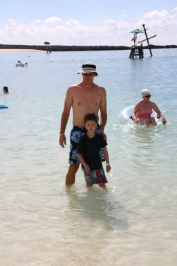 2007-09-28-Disney-Magic-Cruise-13-Castaway-Cay-Dax-Travis.JPG