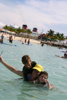 2007-09-28-Disney-Magic-Cruise-24-Castaway-Cay-Chance-Suzi-Dax.JPG