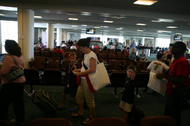 2007-09-29-Disney-Magic-Cruise-46-airport-home-Suzi-Chance-Dax.JPG
