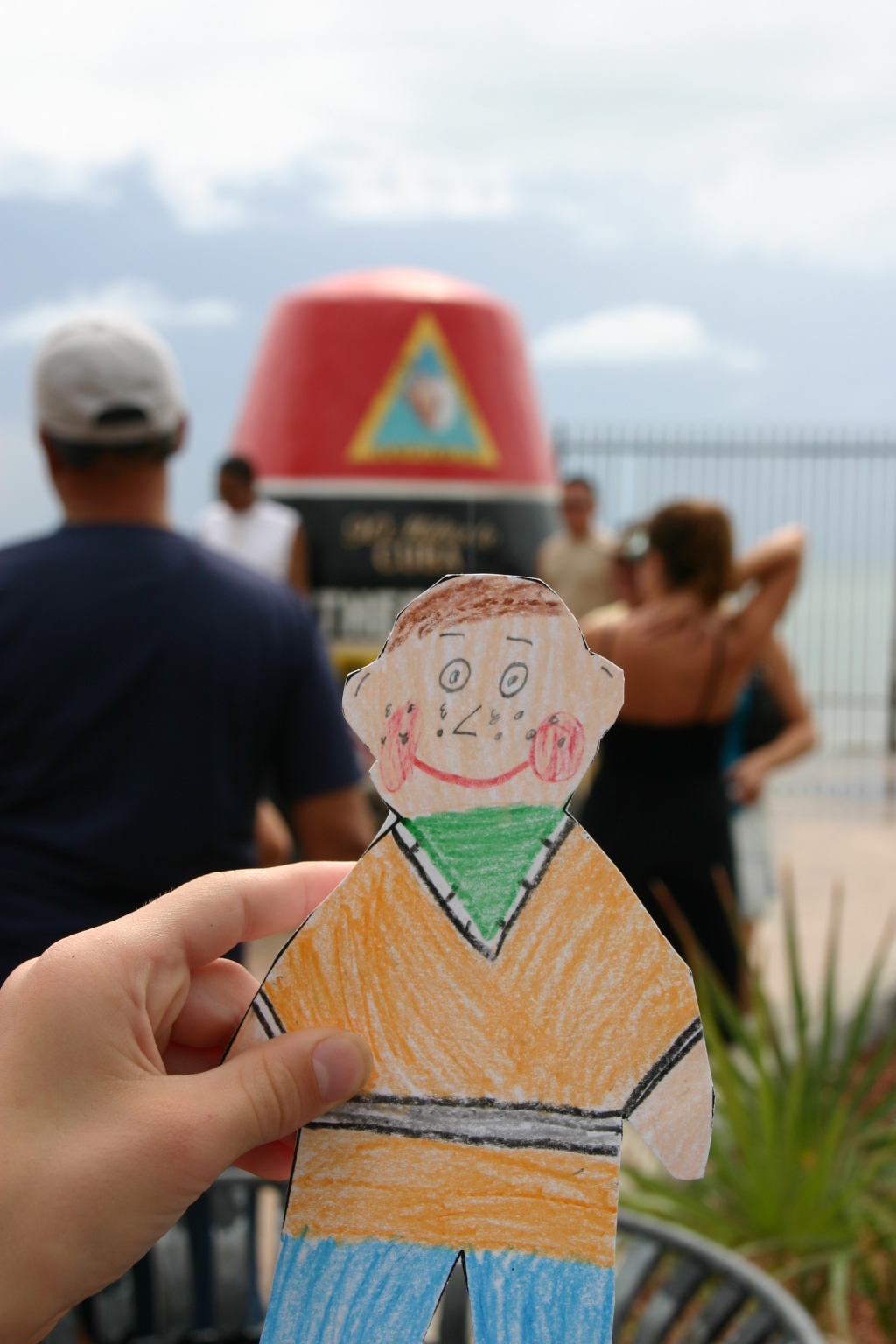 2007/09(September)/Flat-Stanley/1024x768_2007-09-23-Disney-Magic-Cruise-12-Key-West-Flat-Stanley.JPG