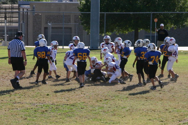 2007-10-20-Vale-Football-32-tackle.jpg