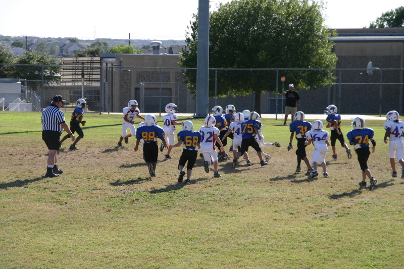 2007/10(October)/Vale-Football-game/800x600_2007-10-20-Vale-Football-30-tackle.JPG