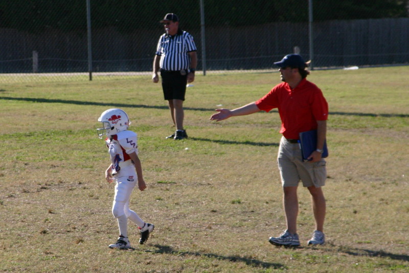 2007/10(October)/Vale-Football-game/800x600_2007-10-20-Vale-Football-64-returning-kickoff.jpg