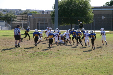 2007-10-20-Vale-Football-31-tackle.JPG