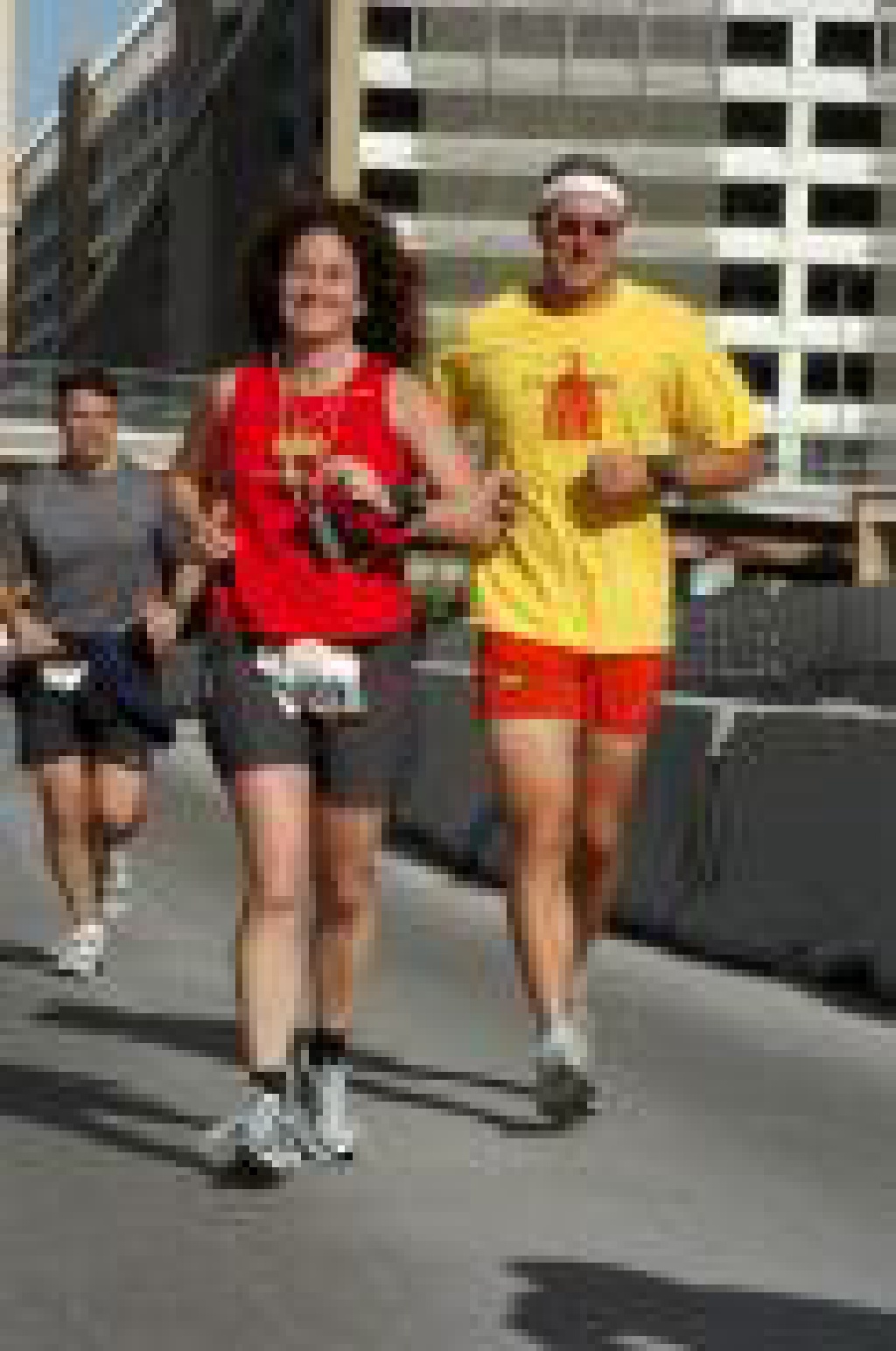 2007/11(November)/LasVegas-Marathon/1024x768_2007-Las-Vegas-Marathon-Suzi-16.jpg