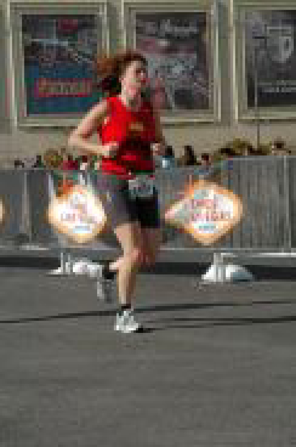 2007/11(November)/LasVegas-Marathon/1024x768_2007-Las-Vegas-Marathon-Suzi-17.jpg