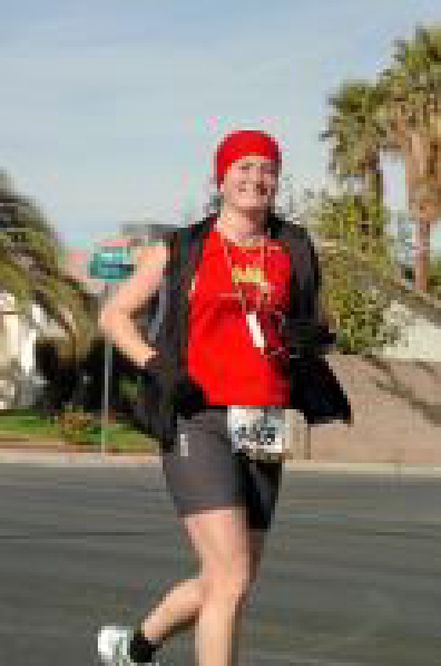 2007/11(November)/LasVegas-Marathon/640x480_2007-Las-Vegas-Marathon-Suzi-7.jpg