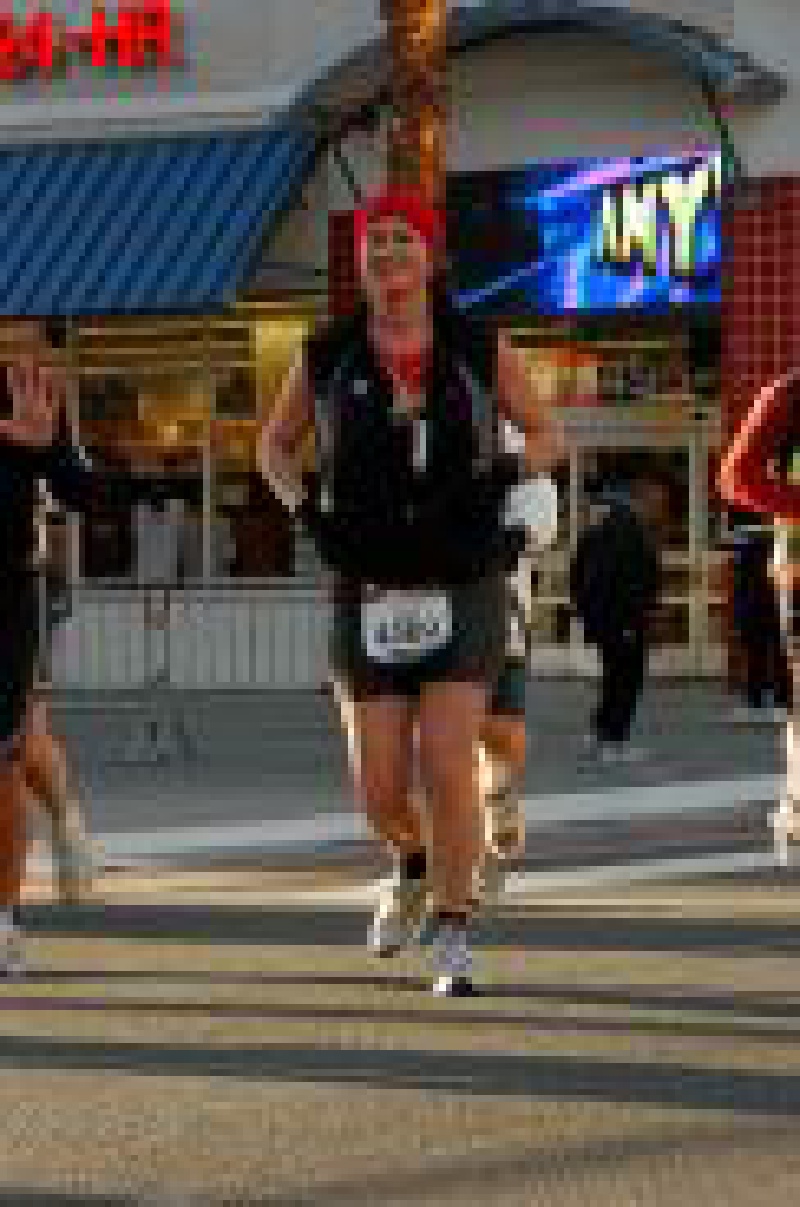 2007-Las-Vegas-Marathon-Suzi-13.jpg