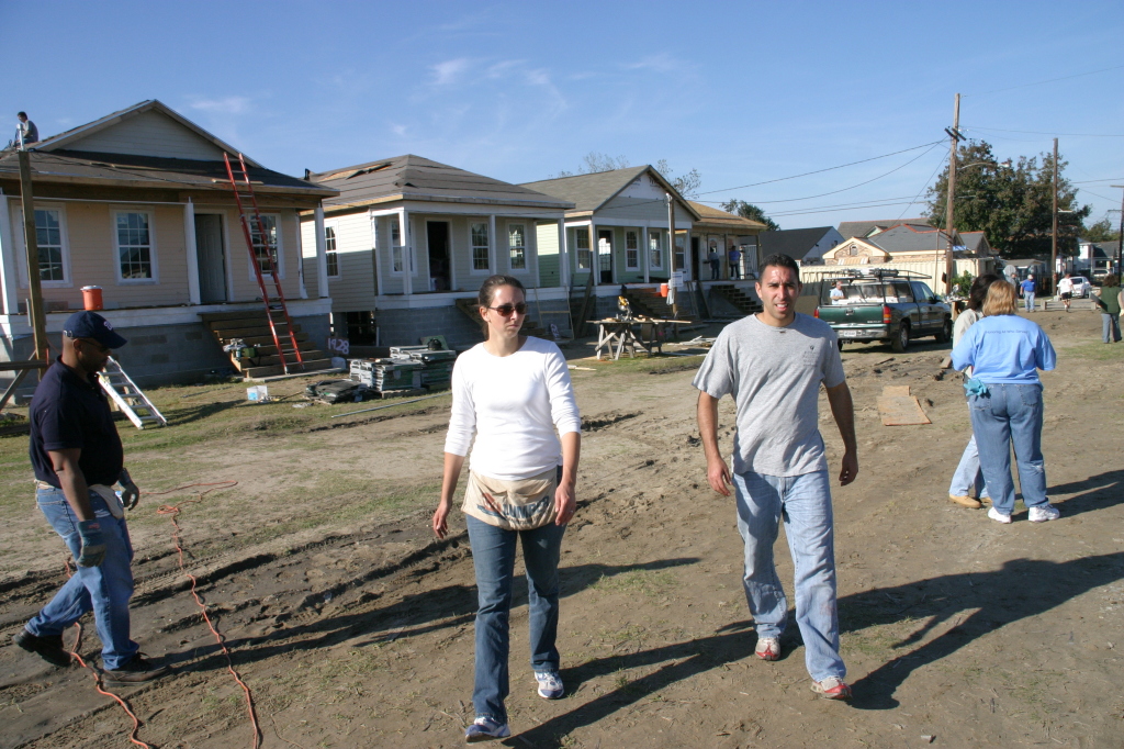 2007/11(November)/VA-ITOC-New-Orleans/Habitat-for-Humanity/1024x768_2007-11-28-VA-ITOC-Habitat-for-Humanity-73-Megan-Mark.JPG
