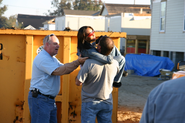 2007/11(November)/VA-ITOC-New-Orleans/Habitat-for-Humanity/640x480_2007-11-28-VA-ITOC-Habitat-for-Humanity-11.JPG