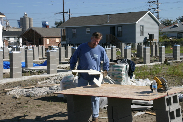 2007/11(November)/VA-ITOC-New-Orleans/Habitat-for-Humanity/640x480_2007-11-28-VA-ITOC-Habitat-for-Humanity-52-Mike.JPG