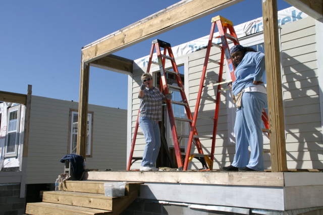2007-11-28-VA-ITOC-Habitat-for-Humanity-56-Zanna.JPG