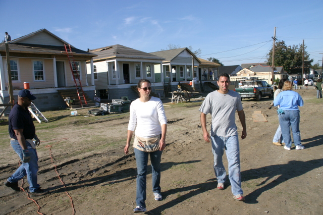 2007/11(November)/VA-ITOC-New-Orleans/Habitat-for-Humanity/640x480_2007-11-28-VA-ITOC-Habitat-for-Humanity-73-Megan-Mark.JPG