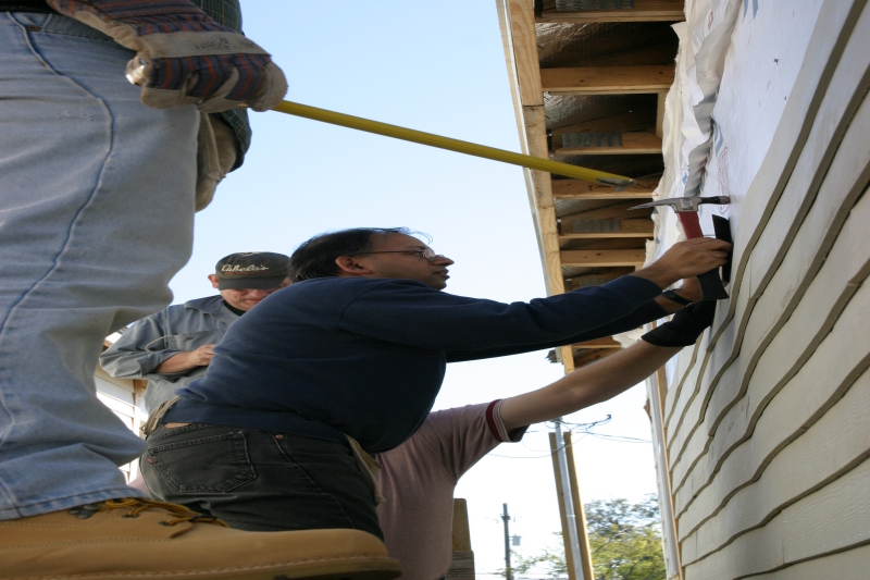 2007/11(November)/VA-ITOC-New-Orleans/Habitat-for-Humanity/800x600_2007-11-28-VA-ITOC-Habitat-for-Humanity-42-Neeraj.JPG