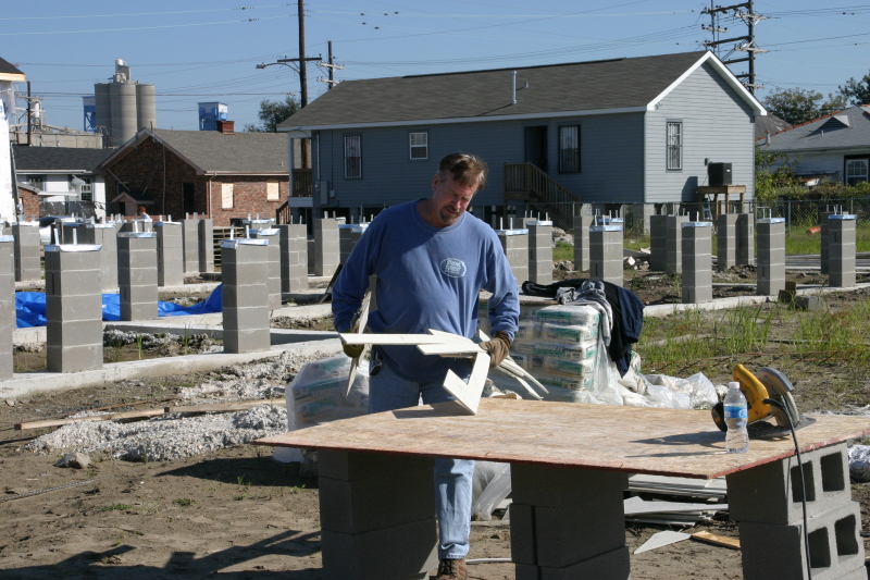 2007/11(November)/VA-ITOC-New-Orleans/Habitat-for-Humanity/800x600_2007-11-28-VA-ITOC-Habitat-for-Humanity-52-Mike.JPG