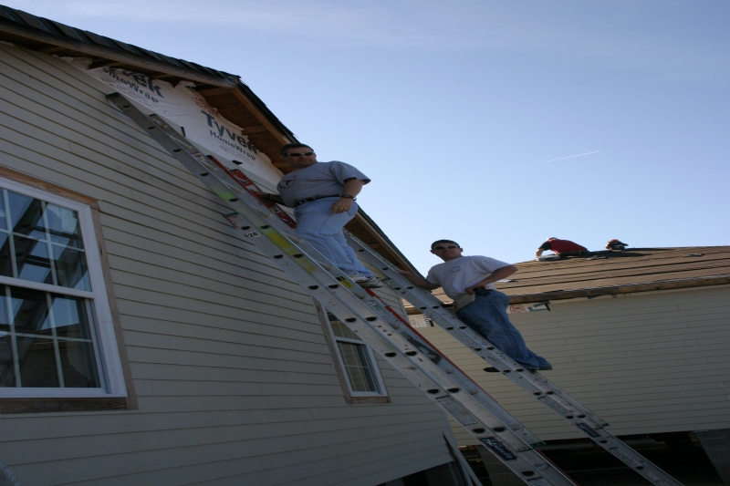2007/11(November)/VA-ITOC-New-Orleans/Habitat-for-Humanity/800x600_2007-11-28-VA-ITOC-Habitat-for-Humanity-57-Steve-Bill.JPG