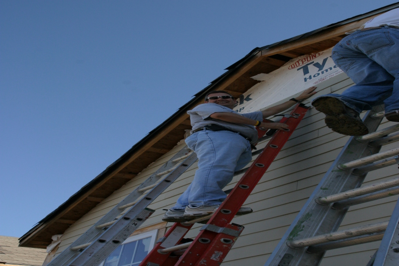 2007/11(November)/VA-ITOC-New-Orleans/Habitat-for-Humanity/800x600_2007-11-28-VA-ITOC-Habitat-for-Humanity-64-Steve-Bill.JPG