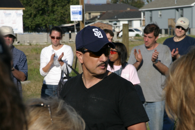 2007/11(November)/VA-ITOC-New-Orleans/Habitat-for-Humanity/800x600_2007-11-28-VA-ITOC-Habitat-for-Humanity-85-Arnie.JPG