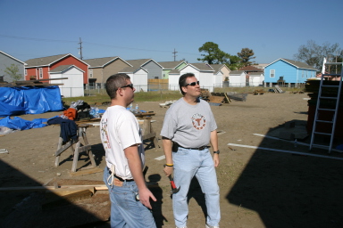 2007-11-28-VA-ITOC-Habitat-for-Humanity-39-Bill-Steve.JPG