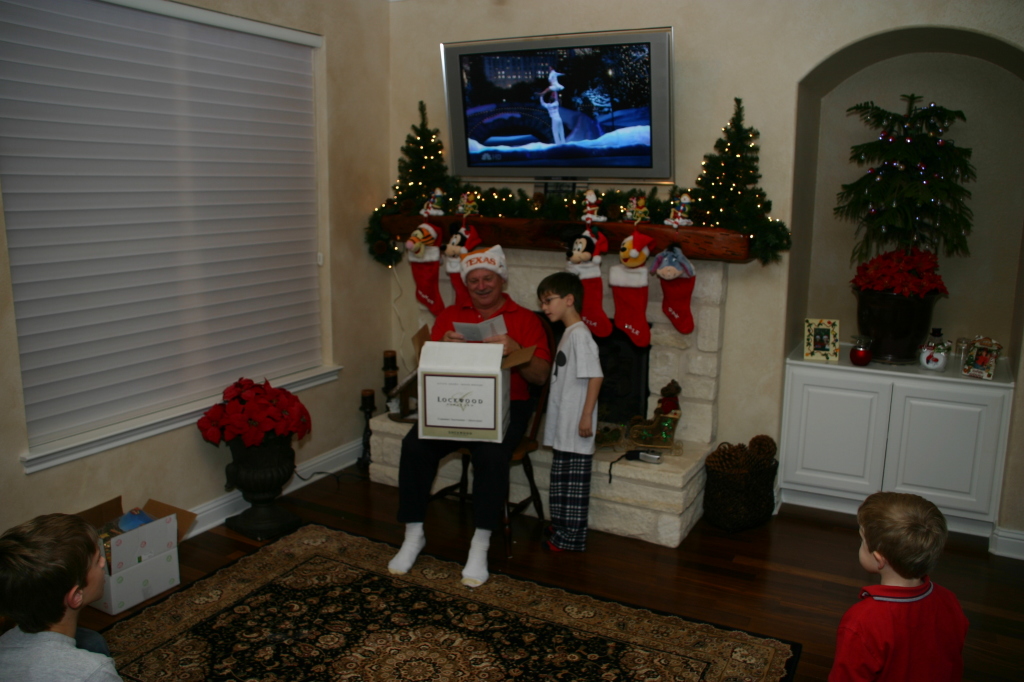 2007/12(December)/Christmas/1024x768_2007-12-24-Christmas-Eve-39-Jim-Dax.JPG