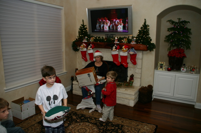 2007-12-24-Christmas-Eve-50-Dax-Janeen-Ian.JPG