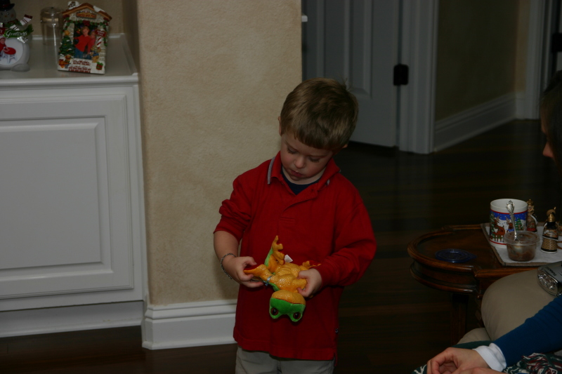 2007/12(December)/Christmas/800x600_2007-12-24-Christmas-Eve-32-Ian-webkinz.JPG