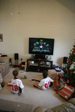 2007-12-25-Christmas-morning-1-Chance-Dax-Guitar-Hero-4-Wii.JPG