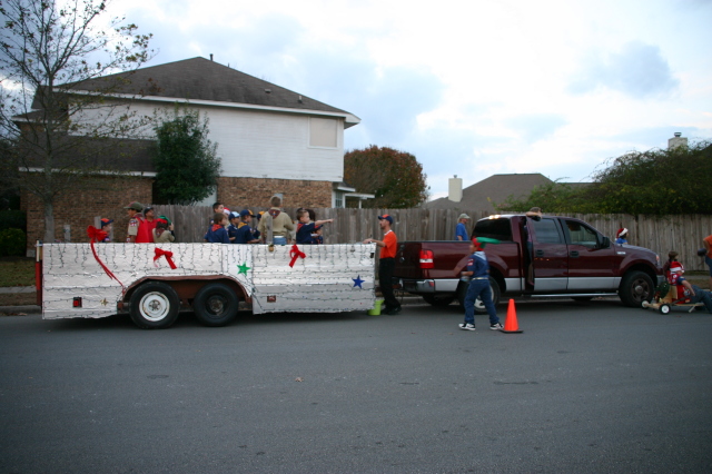 2007/12(December)/Cub-Scout-Parade/640x480_2007-12-08-Pflugerville-Parade-Pack-409-07.JPG