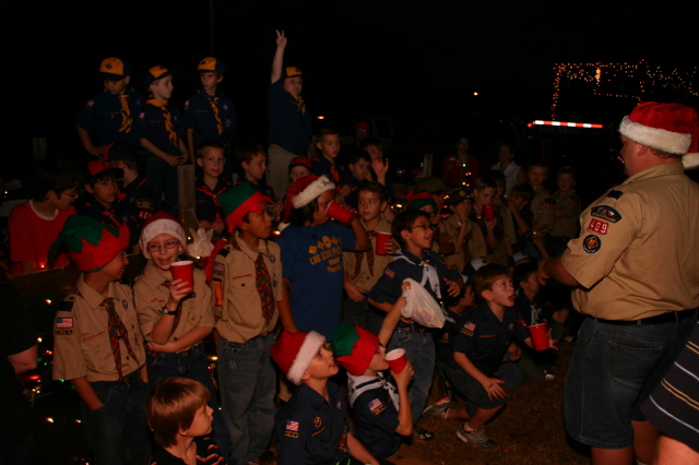 2007/12(December)/Cub-Scout-Parade/640x480_2007-12-08-Pflugerville-Parade-Pack-409-14.JPG