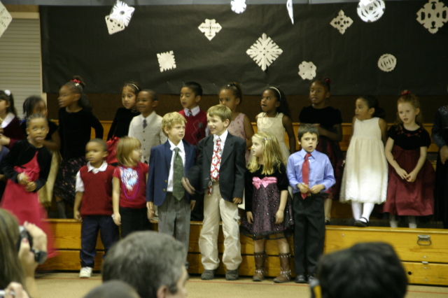 2007/12(December)/NYOS-Christmas-Pagent/640x480_2007-12-11-NYOS-Christmas-Pagent-14-Case.JPG