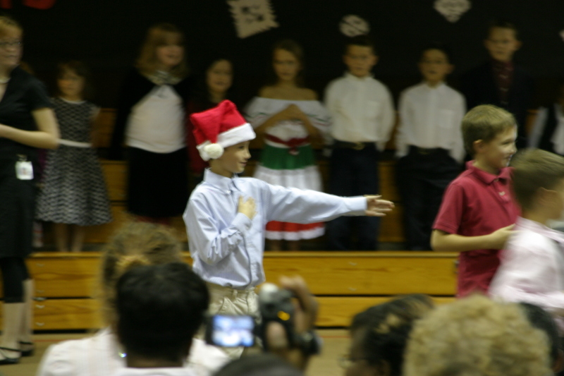 2007/12(December)/NYOS-Christmas-Pagent/800x600_2007-12-11-NYOS-Christmas-Pagent-09-Chance.JPG