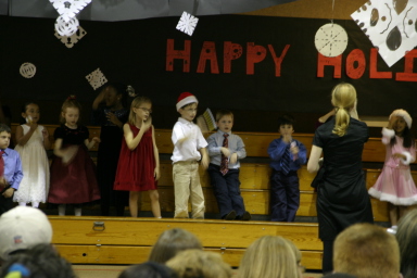 2007-12-11-NYOS-Christmas-Pagent-16-Dax.JPG