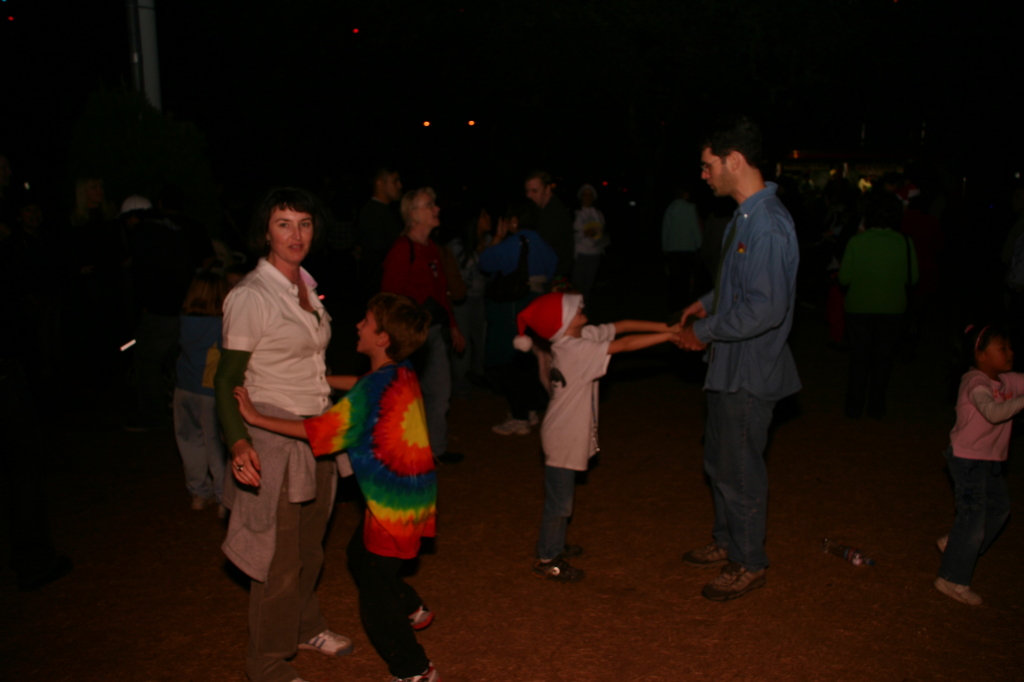 2007-12-21-Trail-of-Lights-15-Vanessa-Chance-Dax-Chris.JPG