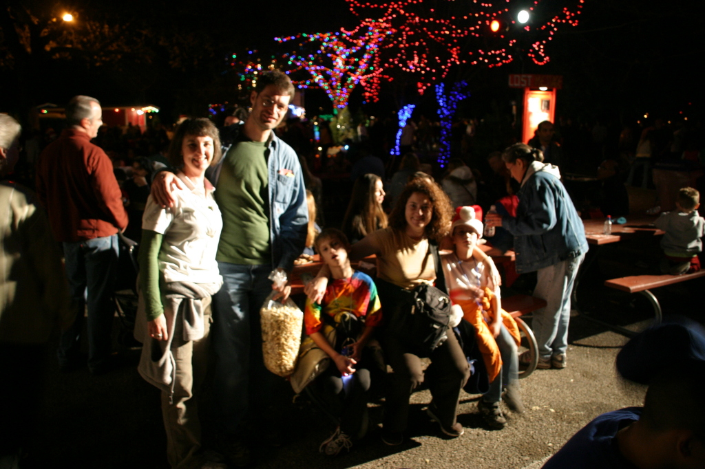 2007-12-21-Trail-of-Lights-28-Vanessa-Chris-Chance-Suzi-Dax.JPG