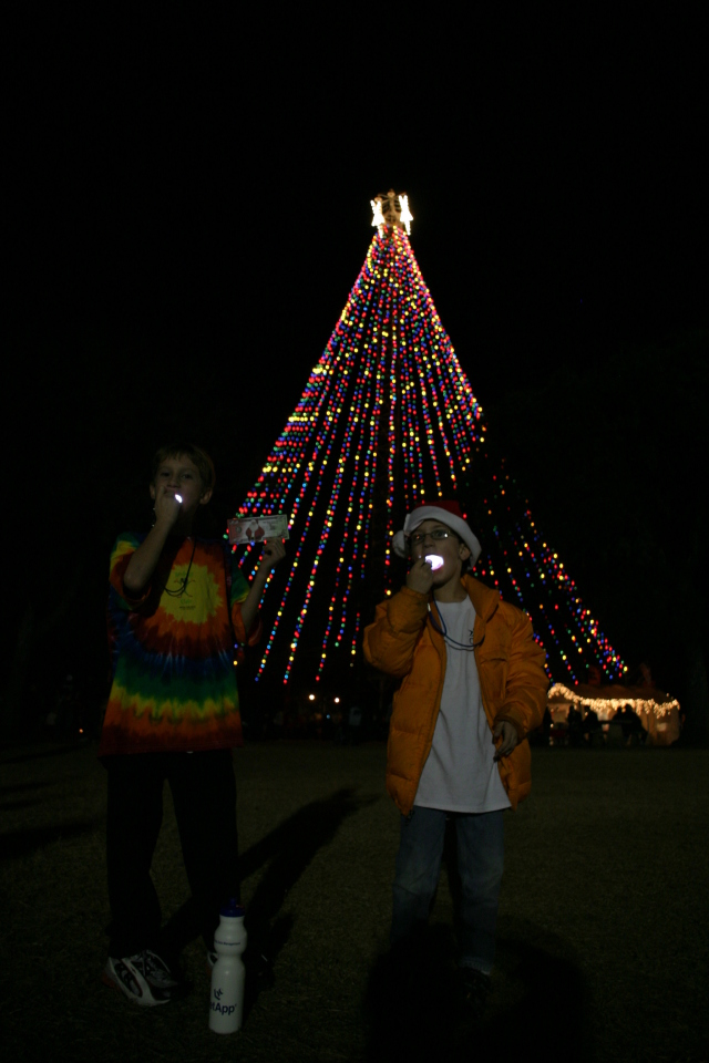 2007/12(December)/Trail-of-Lights/640x480_2007-12-21-Trail-of-Lights-02-Chance-Dax.JPG